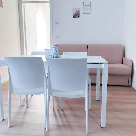 In 24800 Apartment